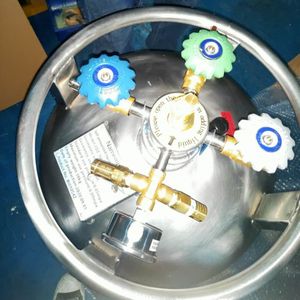 Contenedor criogénico de aislamiento térmico LN2, contenedor de nitrógeno líquido criogénico autopresurizado de 200 l para la industria alimentaria - Product Image 4