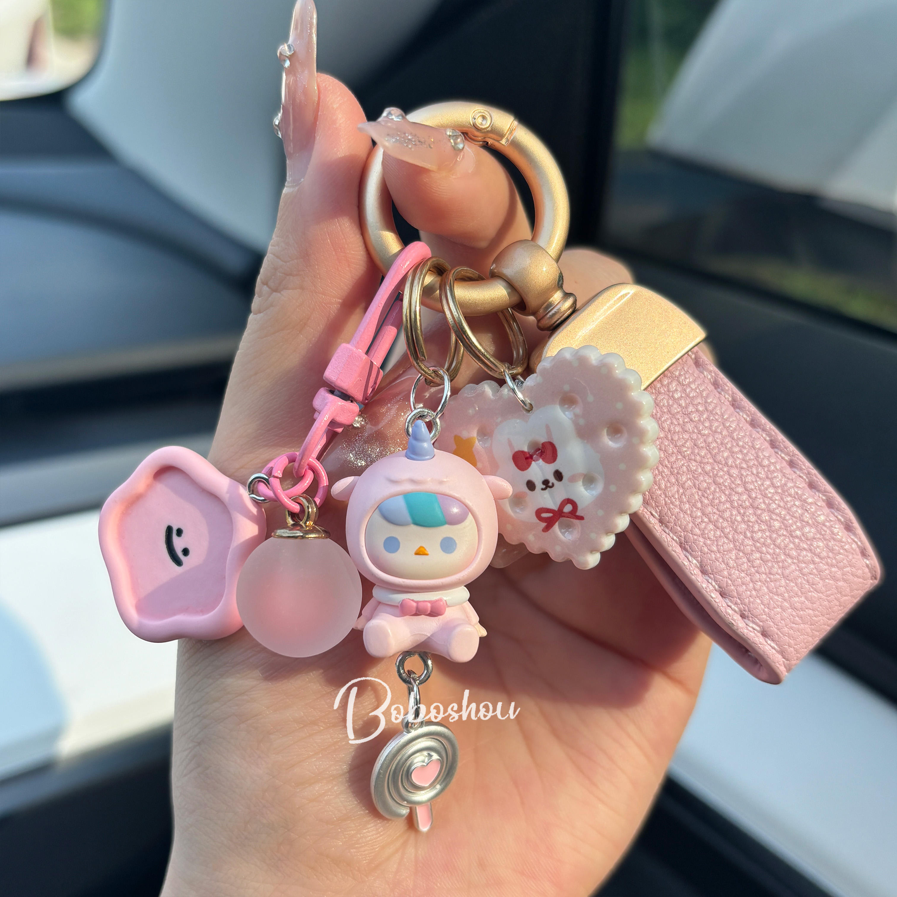 Sitting unicorn keychain