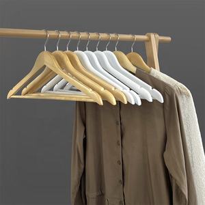 Perchero de madera maciza con barra para pantalones, precio de fábrica, ideal para el hogar, armarios, boutiques y exhibición en tiendas. - Product Image 3