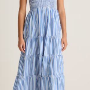 Nouvelle Collection OEM : Robes d'été décontractées pour femmes en coton, style smoking, motif floral, taille naturelle, 100% coton - Product Image 2