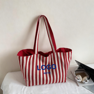 حقيبة قماشية متينة ذات وجهين مع شعار مخصص، مقبض حبل من النسيج المخطط، قابلة لإعادة التدوير ومقاومة للماء، مطرزة للسفر ومخصصة - Product Image 4