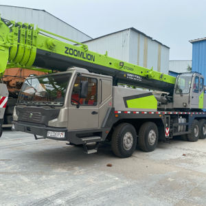 Grue tout-terrain Zoomlion 50t d'occasion, grue mobile sur camion de 50 tonnes, certifiée EPA - Product Image 1