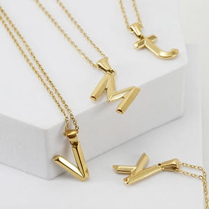 Colgante <span class=keywords><strong>con</strong></span> 26 letras para <span class=keywords><strong>mujer</strong></span>, collar <span class=keywords><strong>de</strong></span> acero inoxidable chapado en <span class=keywords><strong>oro</strong></span> <span class=keywords><strong>de</strong></span> 18K, Gargantilla <span class=keywords><strong>con</strong></span> <span class=keywords><strong>nombre</strong></span> inicial para <span class=keywords><strong>mujer</strong></span>, joyería - Product Image 2