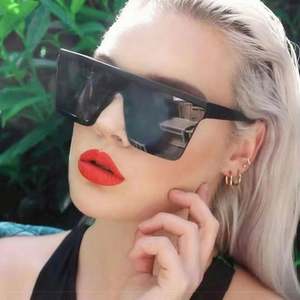 Gafas de Sol Cuadradas Extra Grandes con Logotipo Personalizado, Estilo Vintage, Montura Grande, Parte Superior Plana, Espejo, para Hombre y Mujer - Product Image 2