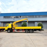 Camion-grue Howo 6x4 avec grue télescopique de 10 tonnes, moteur Weichai, vérin hydraulique Hengli et boîte de vitesses à Dubaï