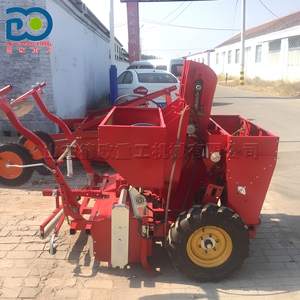 Máquina Plantadora de Patatas de <span class=keywords><strong>Dos</strong></span> Hileras Montada <span class=keywords><strong>en</strong></span> Tractor con Profundidad de Siembra Ajustable, Máquina <span class=keywords><strong>para</strong></span> Plantar y Mulchar Patatas Dulces - Product Image 3