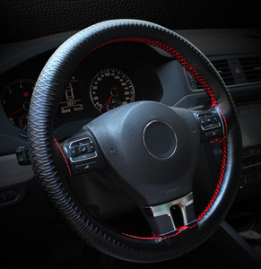 Couleur personnalisée 2025 usine directe de haute qualité en <span class=keywords><strong>cuir</strong></span> PU main couverture de <span class=keywords><strong>volant</strong></span> de voiture accessoire de mode Offre Spéciale bricolage - Product Image 3