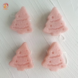 Éponge de Konjac de Noël 100% naturelle en fibres végétales, éponge de douche réutilisable pour une peau plus lisse, exfoliation douce - Product Image 3