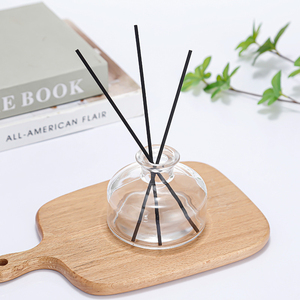 Vente directe des fabricants de bouteilles cylindriques plates en verre avec bouchon pour les parfums d'intérieur, vente en gros - Product Image 1