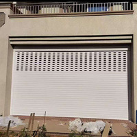 Porte de garage sectionnelle automatique à levage vertical, design moderne, isolation thermique, surface finie en aluminium pour fournisseurs de garages de villas