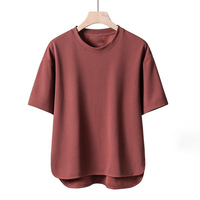T-shirt à logo holographique de qualité supérieure, col en V, coupe ajustée, briller et faire une déclaration avec ce t-shirt tendance