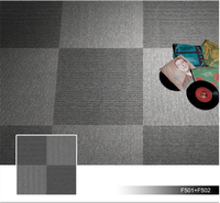 Carreaux de moquette en PP résistant à l'usure Bureau commercial Tapis de bibliothèque personnalisé Carreaux de sol de bureau insonorisés Tapis carré