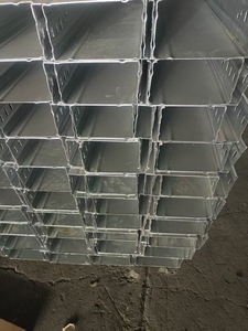 Sistema de Bandejas Portacables Ventiladas/Perforadas de Acero Inoxidable Galvanizado Industrial, Resistentes al Fuego - Product Image 4