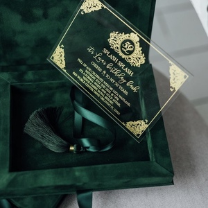 Caja de Invitación de Boda de Terciopelo de Lujo Personalizada con Tarjeta de Invitación Acrílica con Lámina Dorada, Cierre de Cinta y Borla - Product Image 1