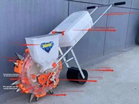 Machine à rouleaux multifonctionnelle poussée à la main, très vendue, avec garantie d'un an, pour la plantation, la fertilisation, les semoirs et les repiqueuses