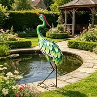 Statue en métal délicate en forme de grue à plumes, hirondelle métallique pour décoration de jardin et de patio extérieur