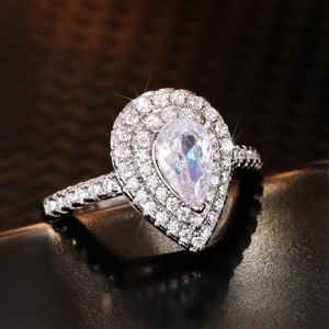 Anello Nuziale Classico a Goccia per Donne, Gioiello da Dito Scintillante e Creativo alla Moda - Product Image 4