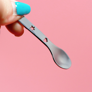 Mini <span class=keywords><strong>spatule</strong></span> de luxe en métal pour cosmétiques et maquillage de 6cm avec manche creux plaqué or - Product Image 2