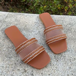 Sandalias Planas de Una Tira con Pedrería y Malla Negra para Mujer, Cómodas para Uso Diario, Casual y al Aire Libre - Product Image 4