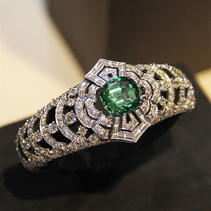 Anello con design a quattro punte, stile elegante, per donna - Product Image 3