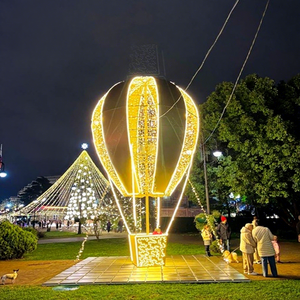 Ballon à air chaud géant illuminé pour Noël, motif lumineux pour parcs à thème, places publiques et attractions de vacances - Product Image 1