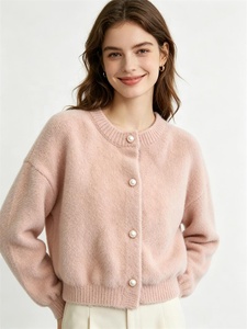 Cardigan en tricot doux rose poudré Zeyu pour femme, avec boutons perlés, manches longues lanternes, décontracté, pour le bureau ou le quotidien, en fausse fourrure - Product Image 6