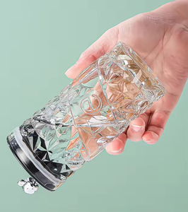 แก้วน้ำทรงอเมริกันลายเพชรขนาดใหญ่ พร้อมฝาปิดและหลอดดูด ใช้ได้ทั้งที่ทำงานและเดินทาง ปลอดภัยสำหรับเครื่องล้างจาน เหมาะสำหรับเป็นของขวัญ - Product Image 5