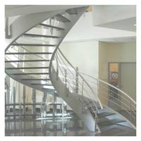 Escalier courbé moderne sur mesure avec balustrade en verre et marches en bois pour la décoration intérieure de villas de luxe
