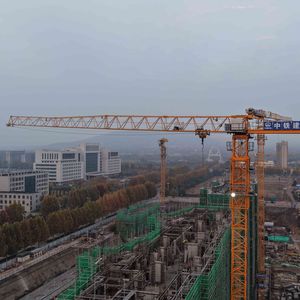 High Quality Dahan Flat Top Tower <strong>Crane</strong> <strong>QTZ100</strong>-6013-8T Max Height 200m Rated Lifting Moment 100t.m Span 60m 8 Ton Engine High - Product Image 2