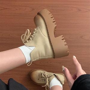 Bottes à lacets croisés en PU à bout rond pour femmes, vente en gros, best-seller, semelle épaisse, rehaussantes, imperméables - Product Image 1