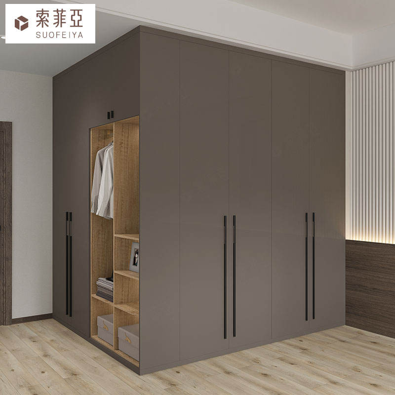 สีเทาเข้ม