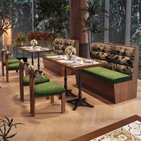 Ensemble de mobilier commercial pour restaurant : table et chaises de café, design moderne en bois massif et structure métallique, idéal pour hôtel