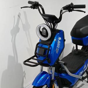 Scooter Práctico con Motor sin Escobillas para Adultos, para Desplazamientos Urbanos, Viajes Diarios Cortos al Aire Libre - Product Image 3