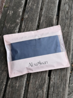 Sacs à fermeture éclair en composite papier-plastique imprimés sur mesure avec fenêtre transparente mate pour l'emballage de vêtements et d'articles vestimentaires
