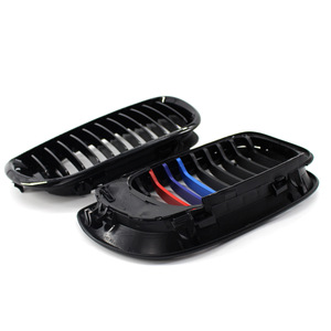 Parrilla Delantera BMW E46 2002-2005, Negro Brillante, Estilo M, Tres Colores, Plástico ABS, Para Mejora o Reequipamiento - Product Image 2