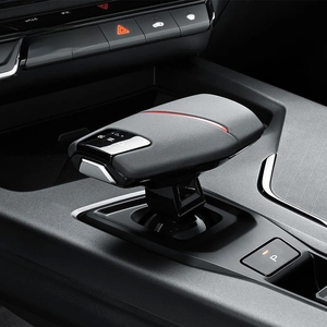 SUV Changan X5 PLUS 2025 durable, véhicule à essence <span class=keywords><strong>automatique</strong></span> 1.5T 7DCT, voiture SUV Changan pour la route urbaine - Product Image 5