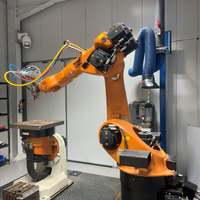 Station de travail robotisée KUKA KR 30 R2100 avec bras de soudage à l'arc, charge utile de 30 kg, pour la fabrication automobile et le traitement laser