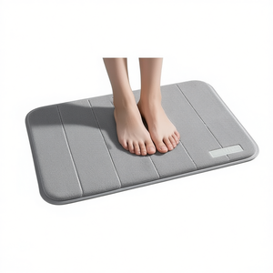 Alfombra de Baño Gris de Espuma Viscoelástica, 24x17 Pulgadas, Súper Suave, Antideslizante, Absorbente, de Secado Rápido, Lavable a Máquina, Diseño Rectangular Minimalista - Product Image 1