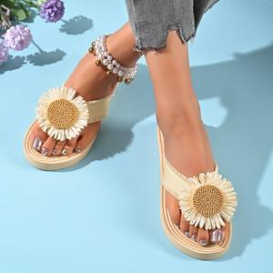 صنادل نسائية مسطحة. الجزء العلوي من الأحذية يتميز بأنماط زهرية، ونعل الأحذية مصنوع من المطاط الناعم. مناسب للصيف. - Product Image 3