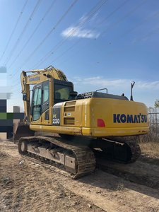 Excavadora Komatsu PC220 Usada, 20 Toneladas, Equipo de Construcción Usado de Bajo Costo, con Bomba Eléctrica Principal y Componentes de Transmisión - Product Image 3