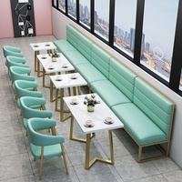 Canapé de restaurant capitonné à dossier fixe avec chaise à tiges et table en bois pour restaurant de nouilles, hamburgerie, pizzeria