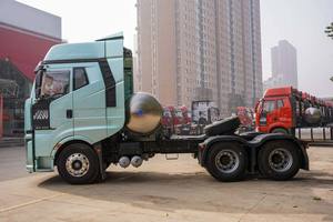 Tractor de Alto Rendimiento FAW Jiefang J6V 530HP 6x4 de 10 Ruedas y 12 Velocidades - Remolque Beneficiado con Renovación Profesional - Product Image 4