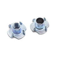 Tuerca en T DIN1624 de 4 Puntas M4 M6, Tuerca de Inserción de Cuatro Garras de Acero Galvanizado con Recubrimiento de Zinc, Clase 4.8, para Muebles y Carpintería
