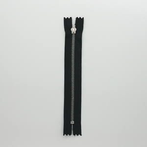 Fermeture éclair en métal YKK <span class=keywords><strong>Excella</strong></span> de haute qualité, accessoires vestimentaires, fermeture éclair en métal doré personnalisée, fermeture éclair argentée brillante pour vêtements - Product Image 2