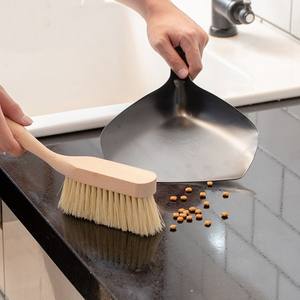 Set Paletta e Scopa in Plastica Ecologica, Mini Spazzola per Pulizia, Set Paletta Rosa a Forma di Gallina e Scopa in Legno + PP - Product Image 3