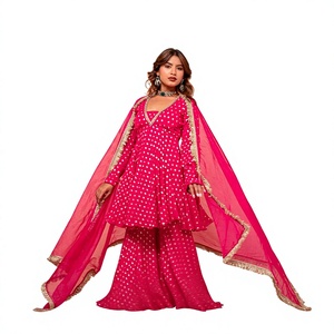 Conjunto Sharara Rosa Intenso de Moda con Estampado Bandhani, Kurti Corto con Peplum y Pantalón Palazzo, Salwar Kameez para Bodas Pakistaníes - Product Image 1