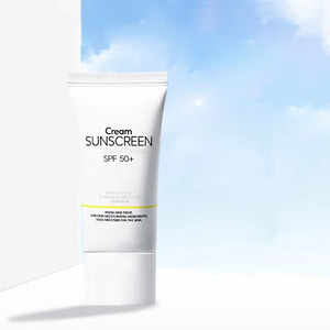 Sérum crème de protection solaire OEM hydraté en profondeur sans résidu de lumière gauche crème solaire pour peau noire - Product Image 4