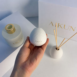 AIKUN Manufactur Wholesale Premium Minimalist Natural <b>Essential</b> <b>Oil</b> Soy Ceramic Candle Diffuser <b>Set</b> for Home Decor - Product Image 1