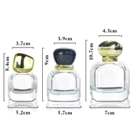 Vente en gros de flacons de parfum vides en verre 30ml 50ml 100ml, ronds, de luxe, couleur personnalisée et estampage à chaud, vaporisateur à pompe, boîte avec bouchon en bois personnalisé