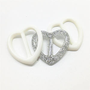 Stock de fábrica directo blanco personalizado en forma de corazón ajustable resina liberación hebilla al por mayor día <span class=keywords><strong>palabra</strong></span> hebilla - Product Image 1